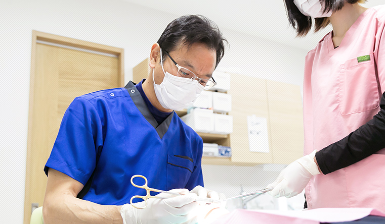 親知らず抜歯は専門医師が対応